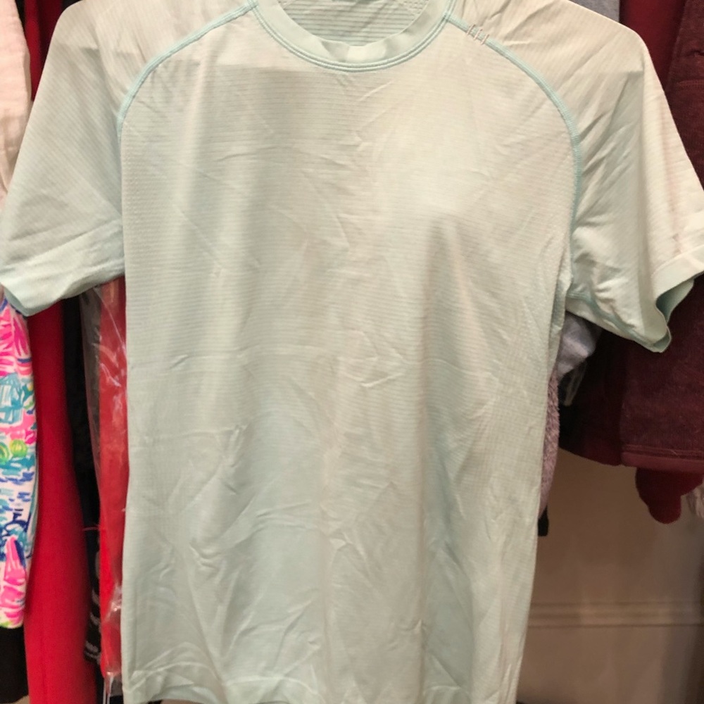 Lululemon men’s shirt